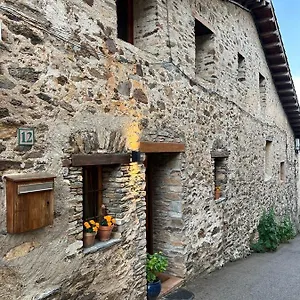 Casa Tapiolas Rectoria Molló